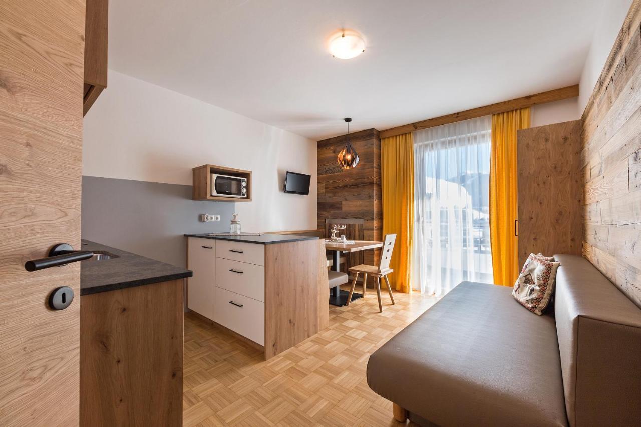 Appartments Lercher Irma San Candido Habitación foto